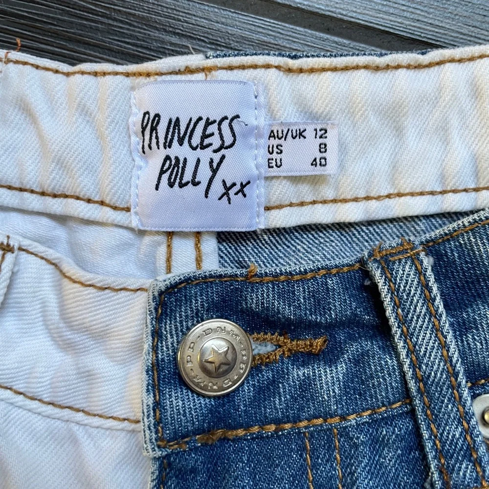 PRINCESS POLLY Jain Two Tone High Rise 5 Pocket Cut Off Denim Jeans Shorts Sz 8 - Picture 2 of 3